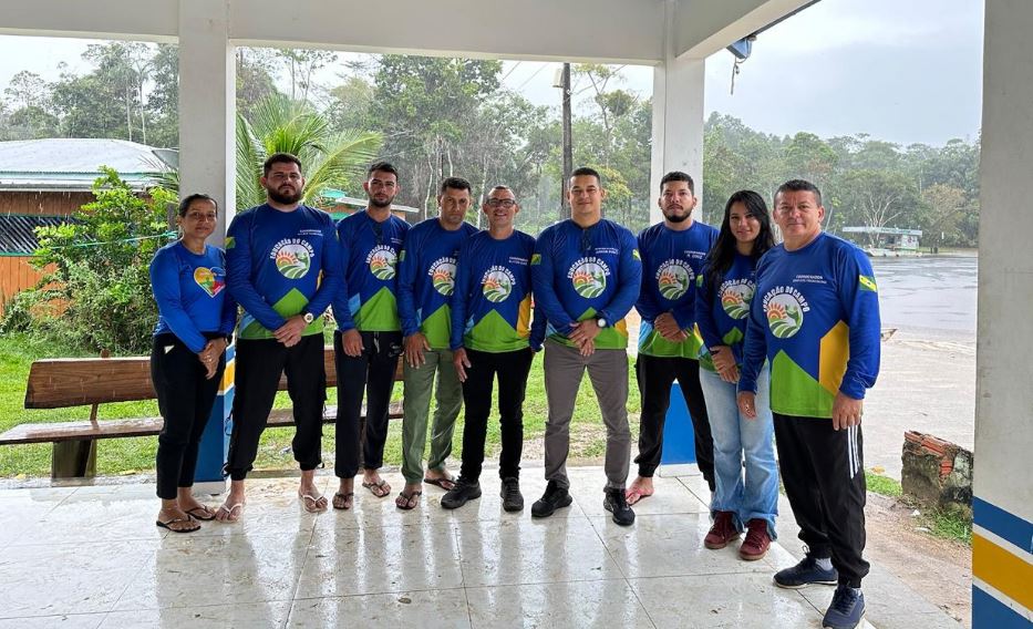 Secretaria Municipal de Educação de Mâncio Lima realiza matrículas nas comunidades ribeirinhas do Rio Moa e Azul