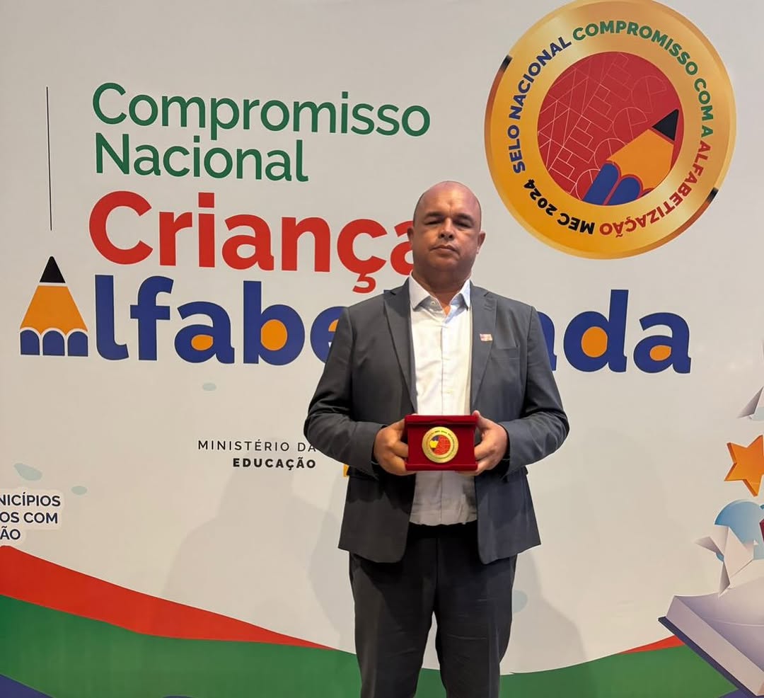 Prefeitura de Mâncio Lima é Reconhecida com o Prêmio Selo Nacional Compromisso com a Alfabetização