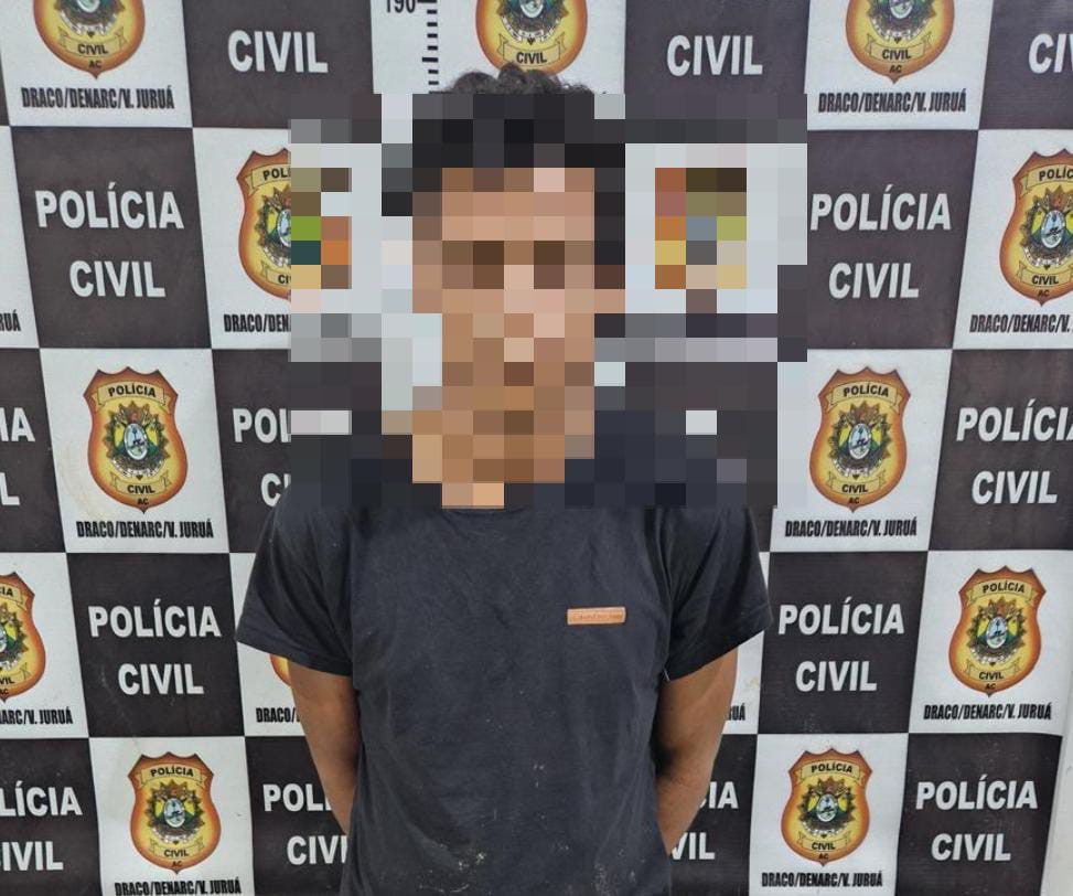 Polícia Civil prende homem por roubo armado em ponto de ônibus no centro da cidade